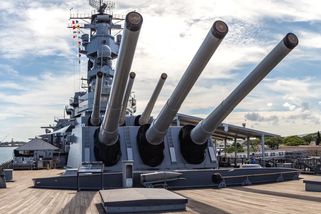 USA chystají nejdražší válečnou loď historie. Ponese lasery, hypersonické i jaderné střely